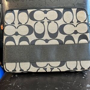 Coach Laptop/Ipad Tech Sleeve Pouch Padded Brown/Khaki C Logo 11”W x 8”T‎